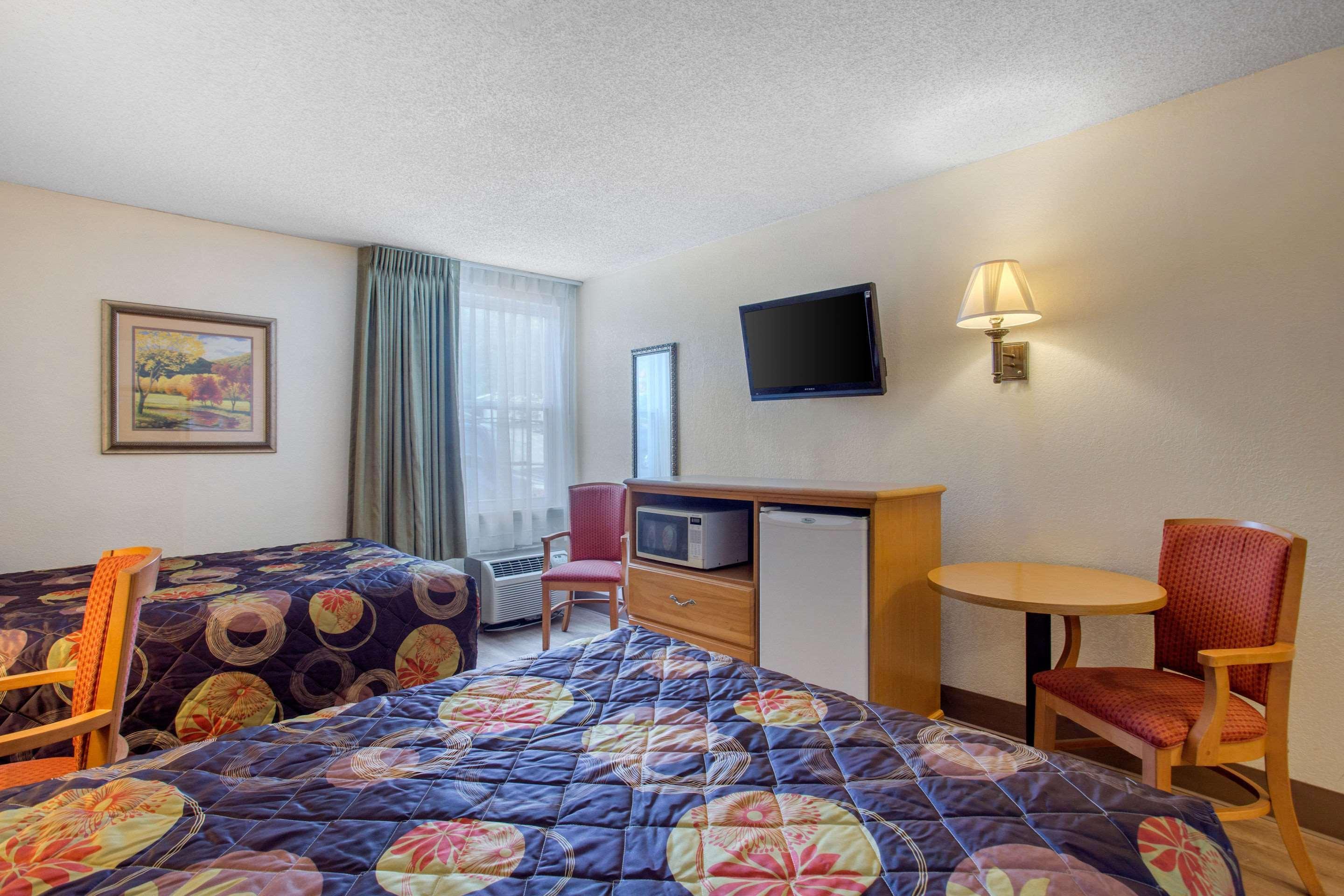 Rodeway Inn Asheville Zewnętrze zdjęcie