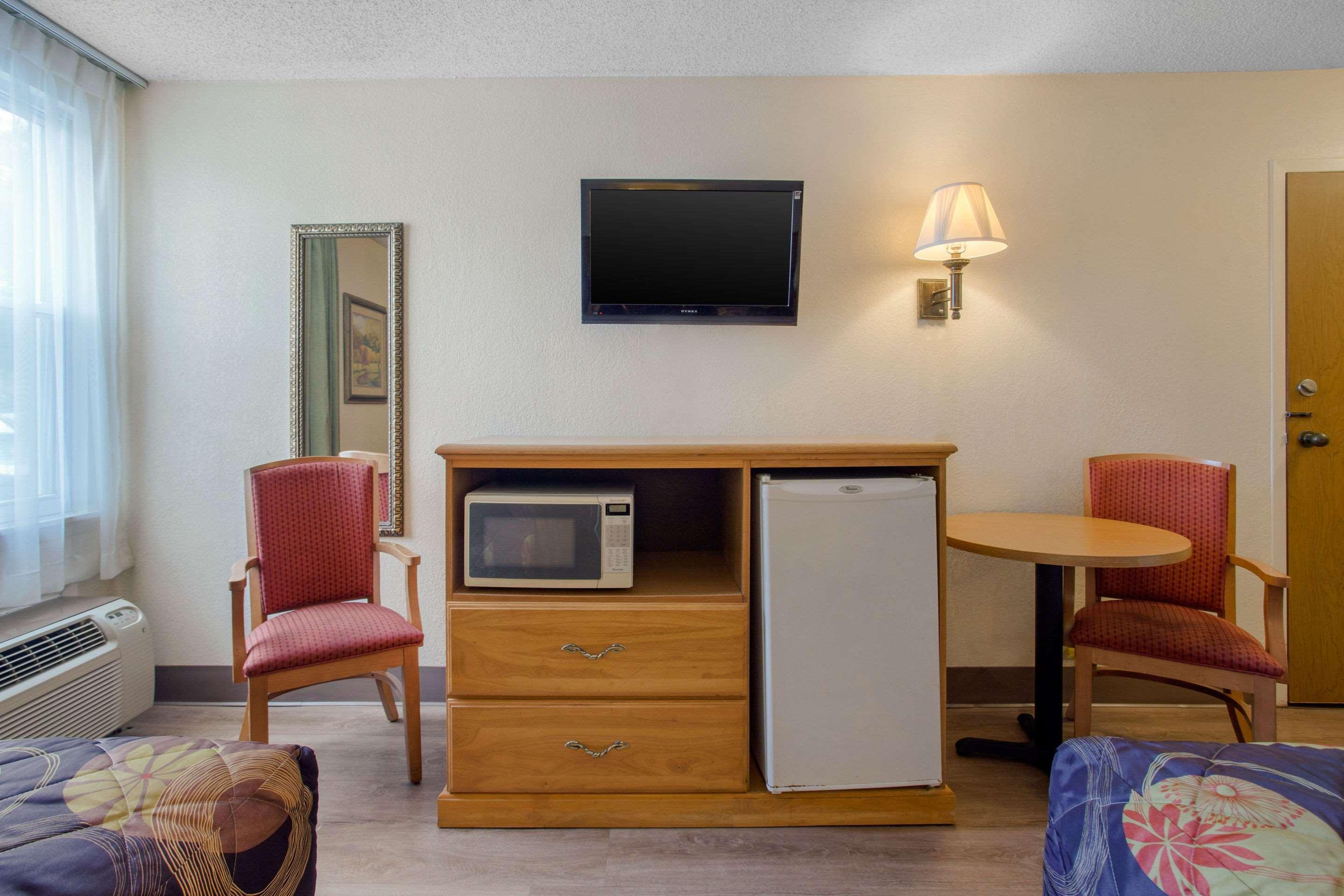 Rodeway Inn Asheville Zewnętrze zdjęcie